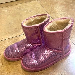 Pink Uggs size 6